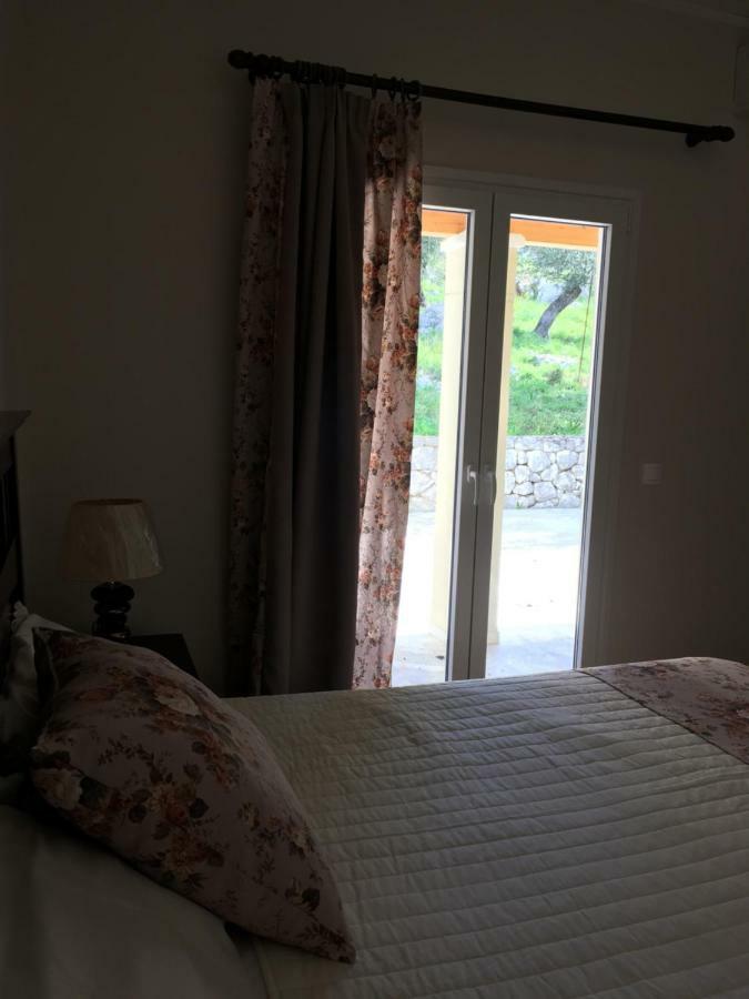 Villa The Olive Grove House Kassiopi Esterno foto