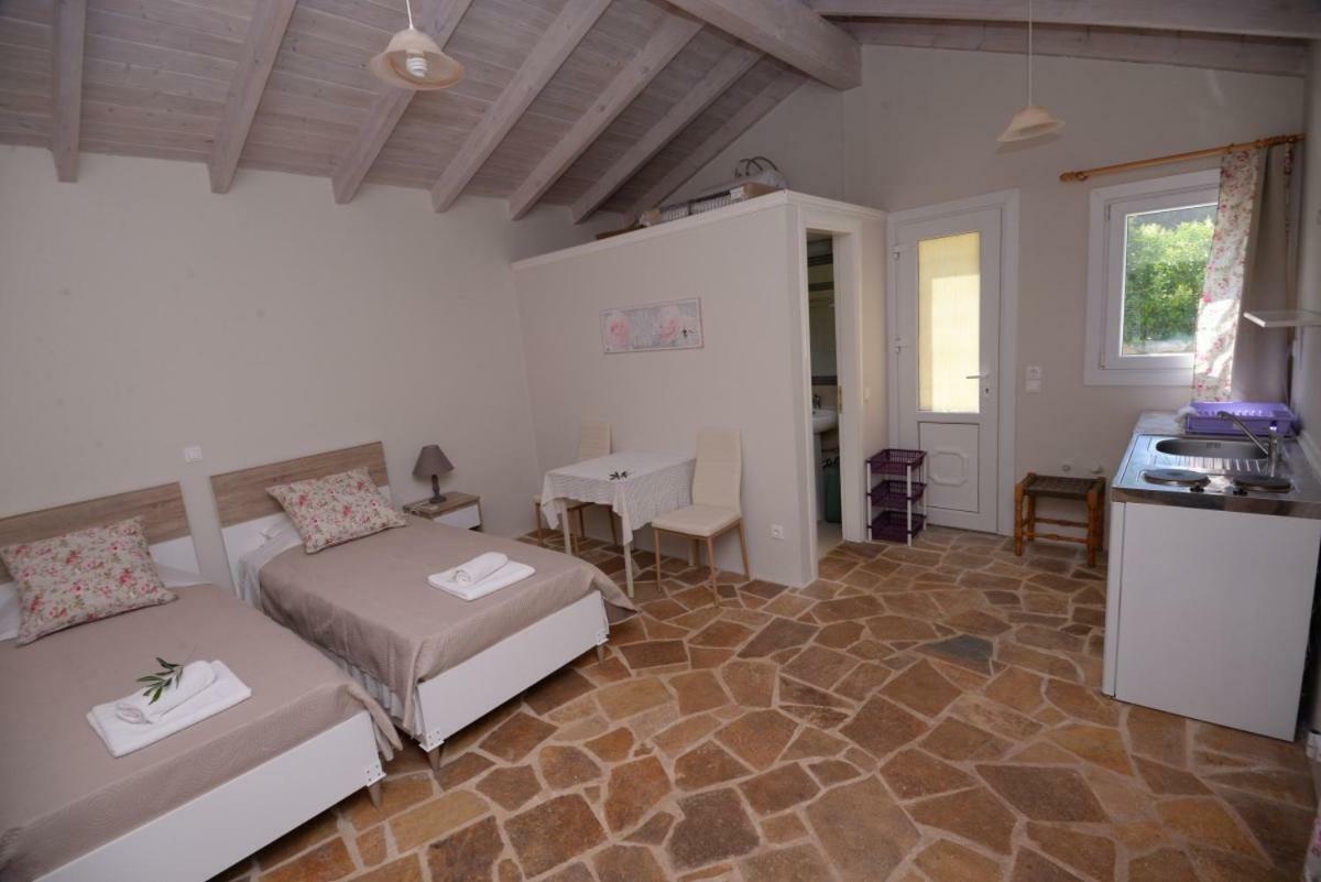 Villa The Olive Grove House Kassiopi Esterno foto