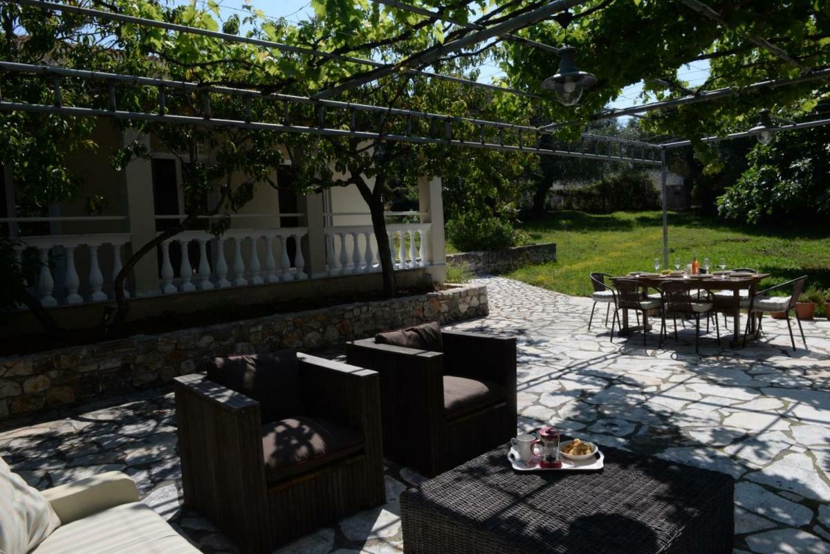 Villa The Olive Grove House Kassiopi Esterno foto