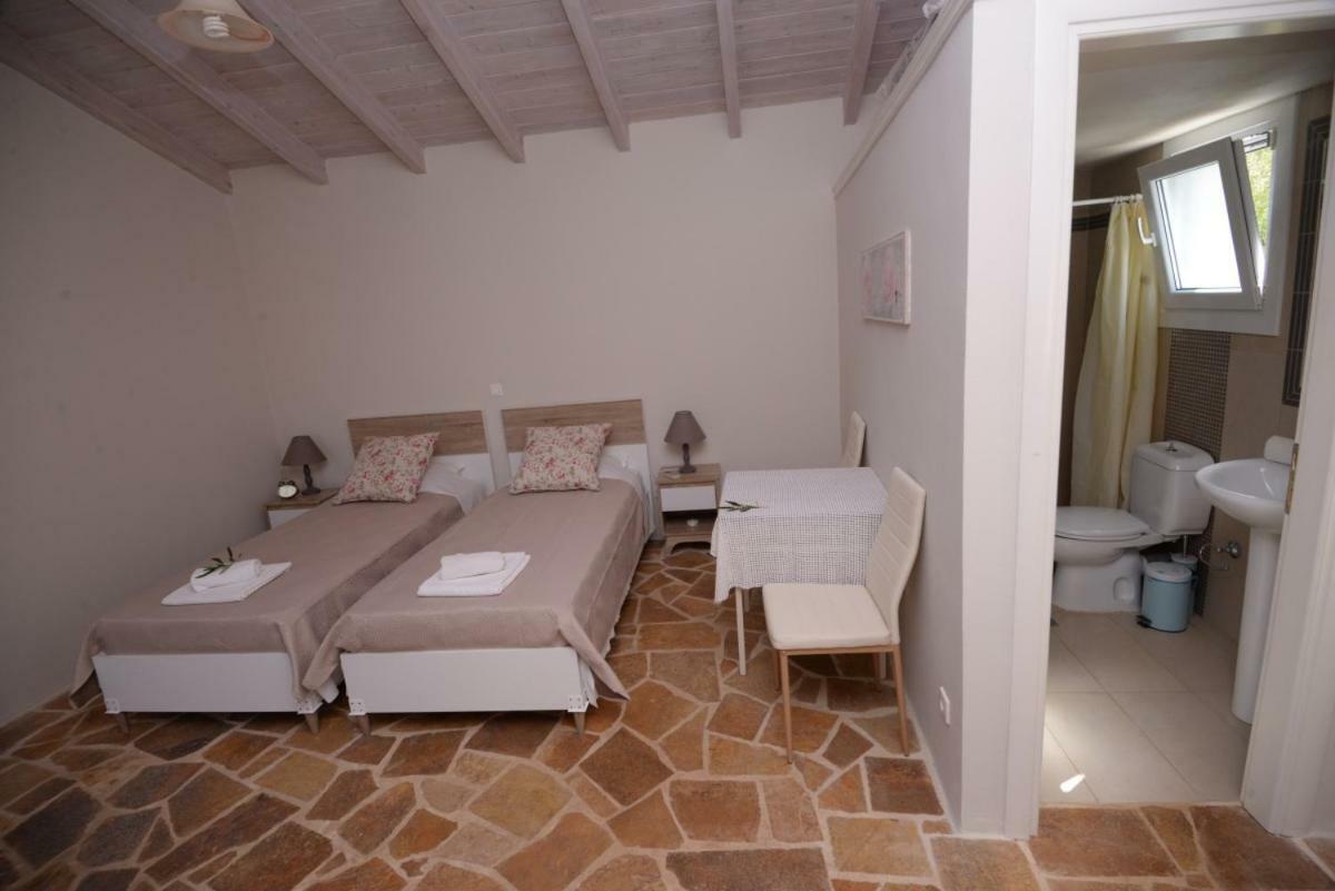 Villa The Olive Grove House Kassiopi Esterno foto